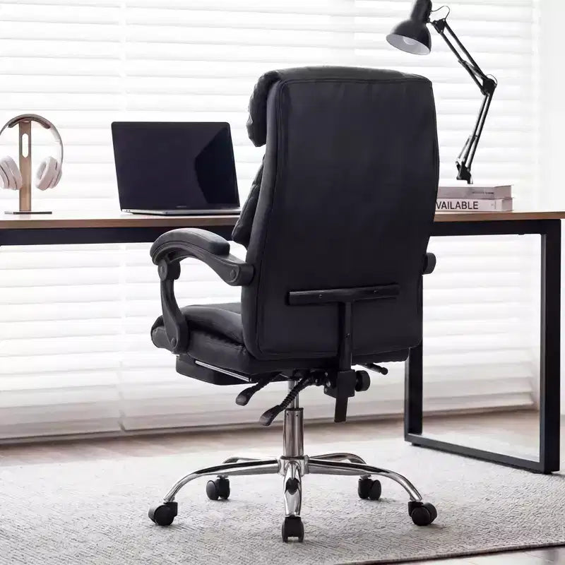 Fauteuil de bureau de direction GDFStudio Faina en similicuir réglable en hauteur et pivotant avec repose-pieds