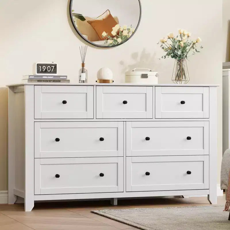 Commode moderne en bois à 7 tiroirs, grande commode de 137 cm de large avec tiroirs profonds et poignées métalliques pour chambre, entrée et couloir