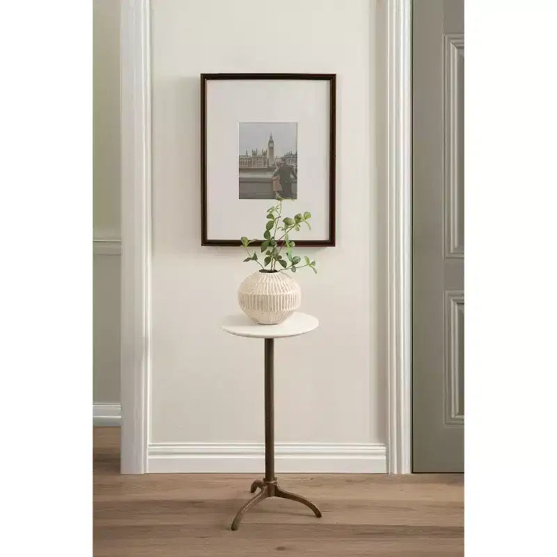 Table d'appoint ronde en marbre et métal Henshall de Kate et Laurel, blanc et bronze, 12x12x24