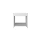 Conçue pour un usage quotidien pratique, cette table de chevet minimaliste haute Chroma de 16,5 po avec étagère ouverte offre un look moderne avec un rangement fonctionnel.