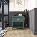 Avec son design épuré et moderne, cette table de chevet Haven à 1 tiroir offre un rangement pratique et une structure robuste, ce qui la rend idéale pour l'organisation.