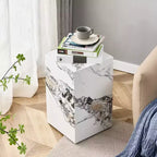 Jolis petits jouets. Sublimez votre espace de vie avec cette table basse moderne en MDF, ornée de motifs texturés en marbre blanc.