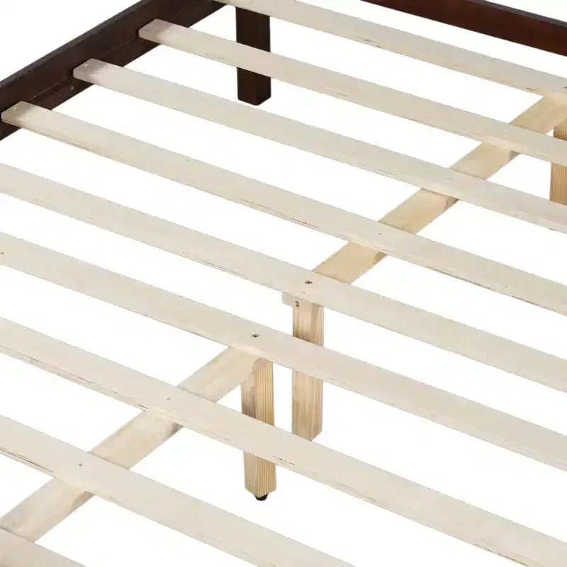Lit plateforme Queen à panneaux plats avec tête de lit et pied de lit, cadre de lit de style Shaker en grain de bois, noyer foncé