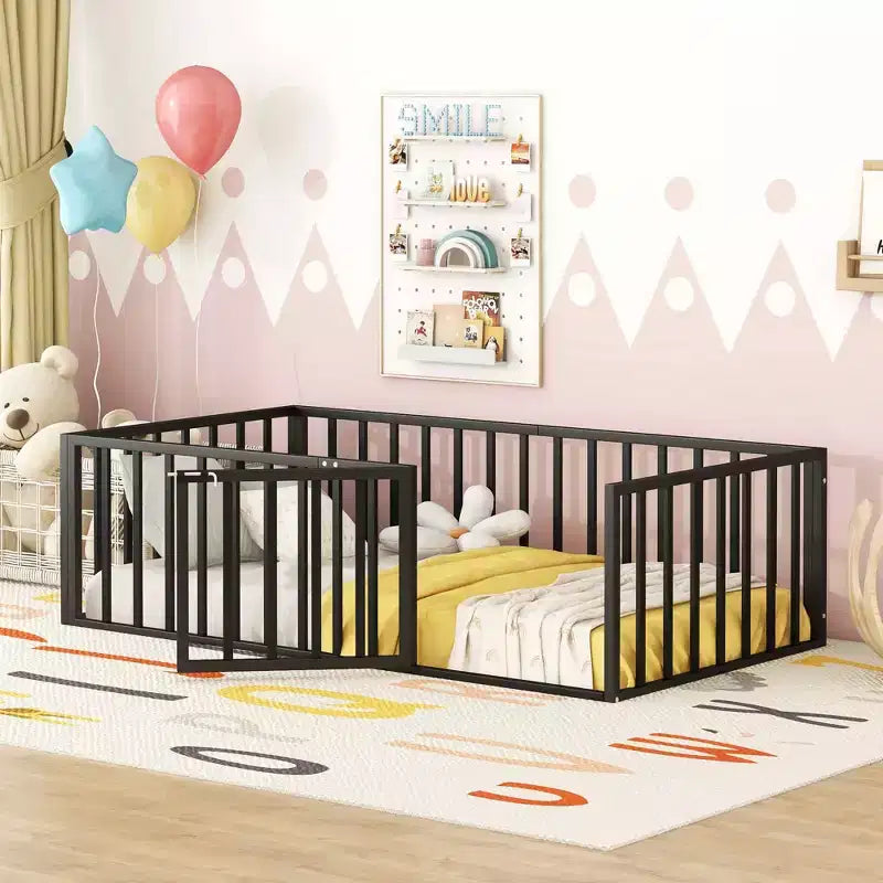 Cadre de lit en métal MAYEERTY avec clôture et porte ouvrante, espace de jeu et de sommeil pour enfants