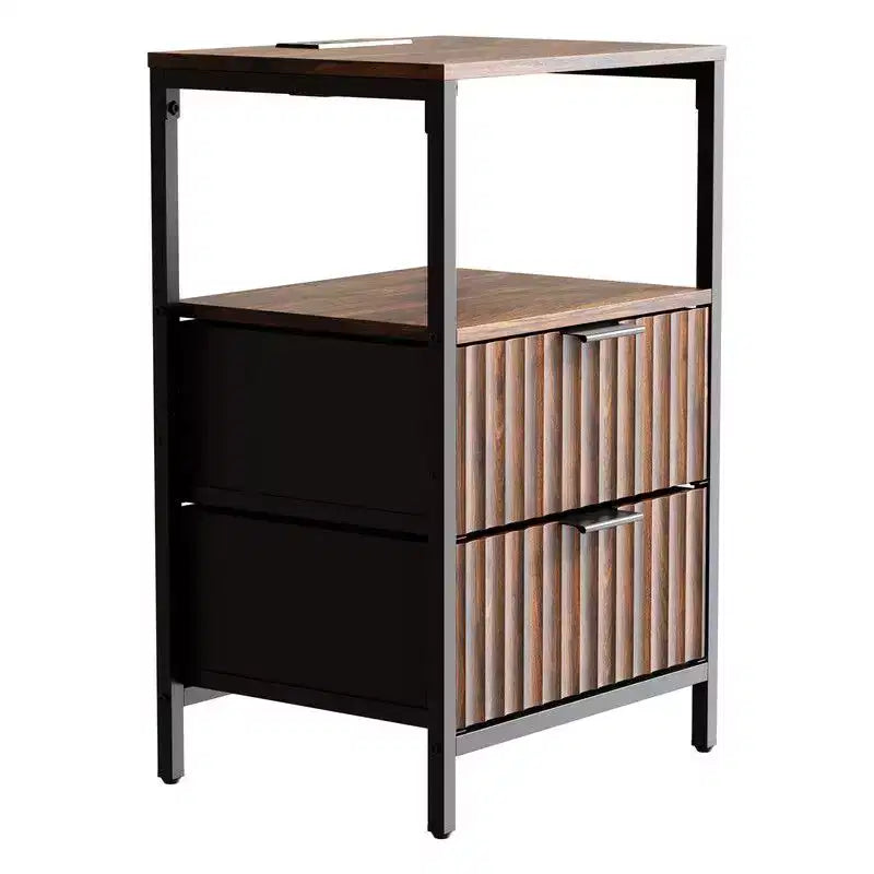 Table de chevet Karl Home de 38 cm de large - 2 tiroirs, 1 étagère, prise américaine