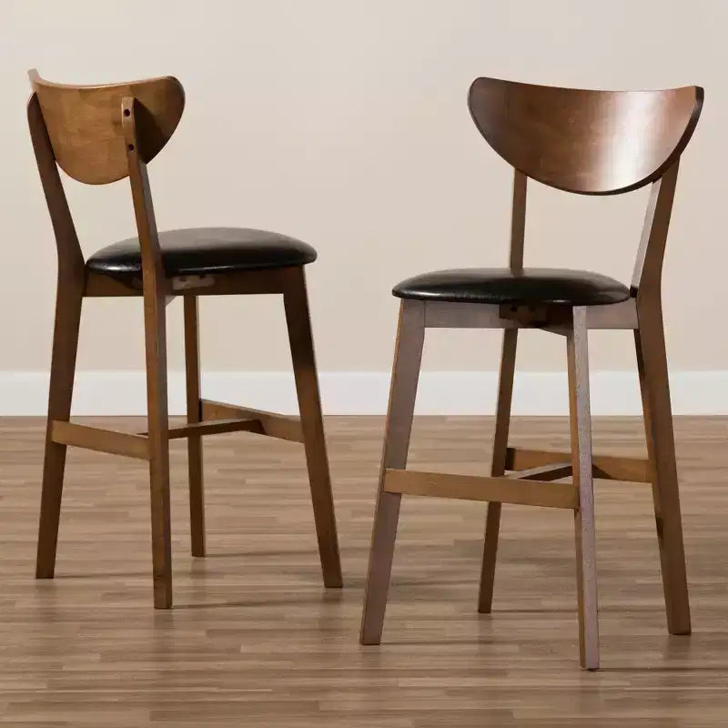 Lot de 2 tabourets de bar à hauteur de comptoir Baxton Studio Eline en bois de noyer et similicuir, noir : dossier ovale, nettoyer les taches