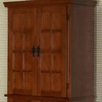 Home Styles Arts & Crafts Pantry Chêne Cottage : Rangement de cuisine traditionnel en bois massif, 4 portes, 4 étagères