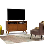 Meuble TV haut Tierney pour téléviseurs jusqu'à 60" avec portes coulissantes et gestion des câbles - WyndenHall