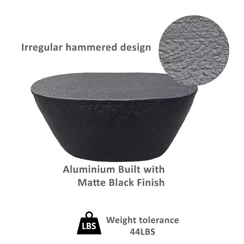 Table basse Urban Port 36" au design martelé artisanal, cadre sculptural en aluminium noir mat, noire