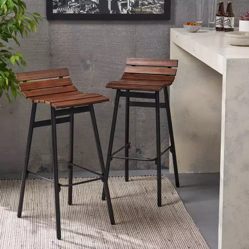 Lot de 2 tabourets de bar en bois Pepperwood – Christopher Knight Home