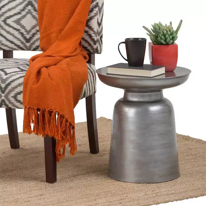 Table d'appoint métallique Layne - WyndenHall