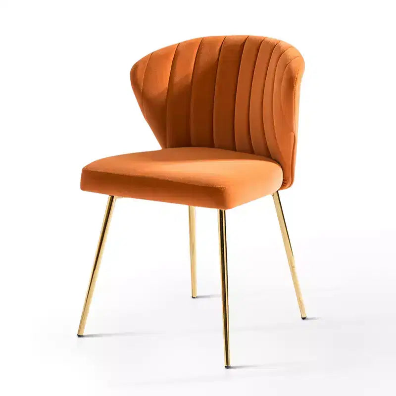 Chaise d'appoint Emma avec pieds en métal pour salon et chambre à coucher, fauteuil d'appoint en velours | KARAT HOME