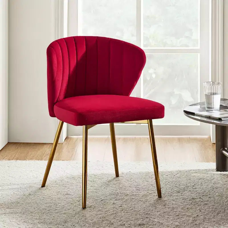 Chaise d'appoint Emma avec pieds en métal pour salon et chambre à coucher, fauteuil d'appoint en velours | KARAT HOME