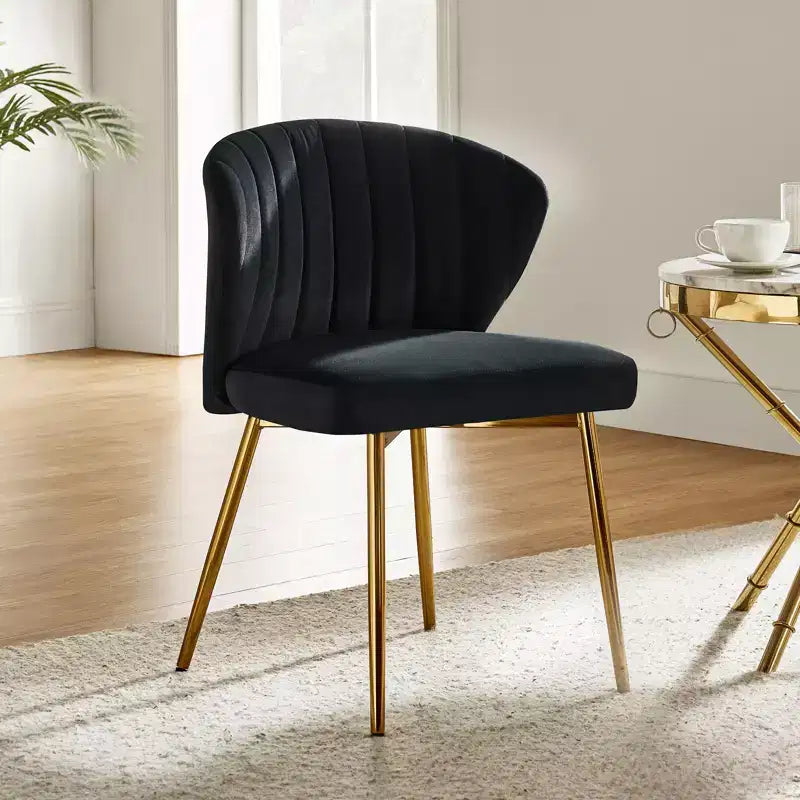 Chaise d'appoint Emma avec pieds en métal pour salon et chambre à coucher, fauteuil d'appoint en velours | KARAT HOME