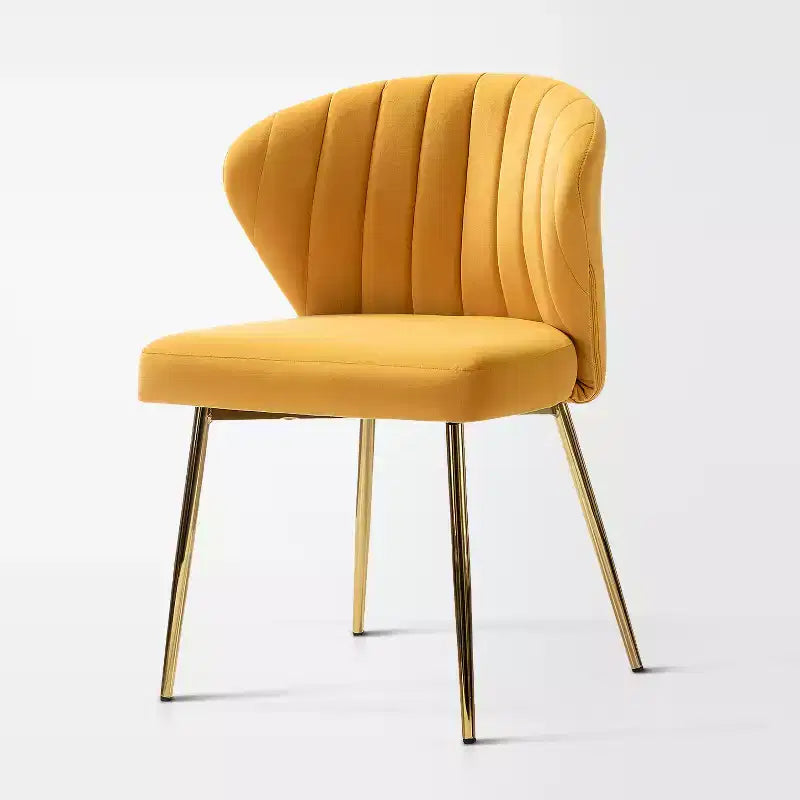 Chaise d'appoint Emma avec pieds en métal pour salon et chambre à coucher, fauteuil d'appoint en velours | KARAT HOME