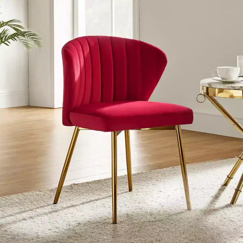 Chaise d'appoint Emma avec pieds en métal pour salon et chambre à coucher, fauteuil d'appoint en velours | KARAT HOME